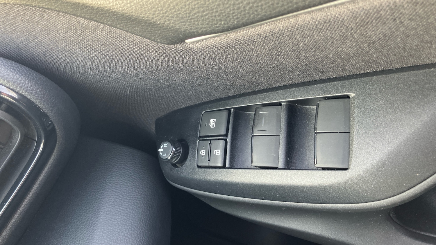 Used Toyota Yaris 2023 for sale - 77818695: Photo 35