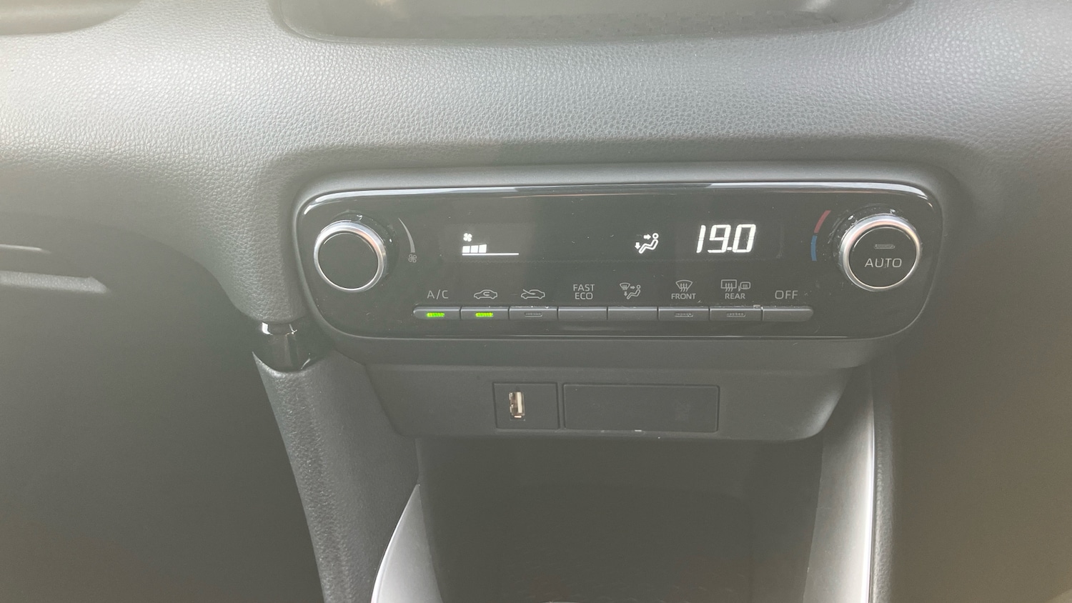 Used Toyota Yaris 2023 for sale - 77818695: Photo 36