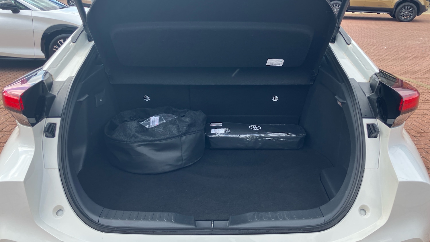 Used Toyota C-HR 2024 for sale - 78093350: Photo 14