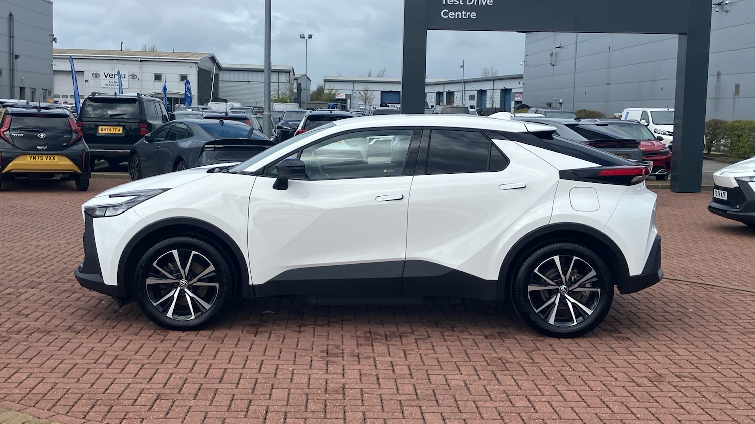 Used Toyota C-HR 2024 for sale - 78093350: Photo 17