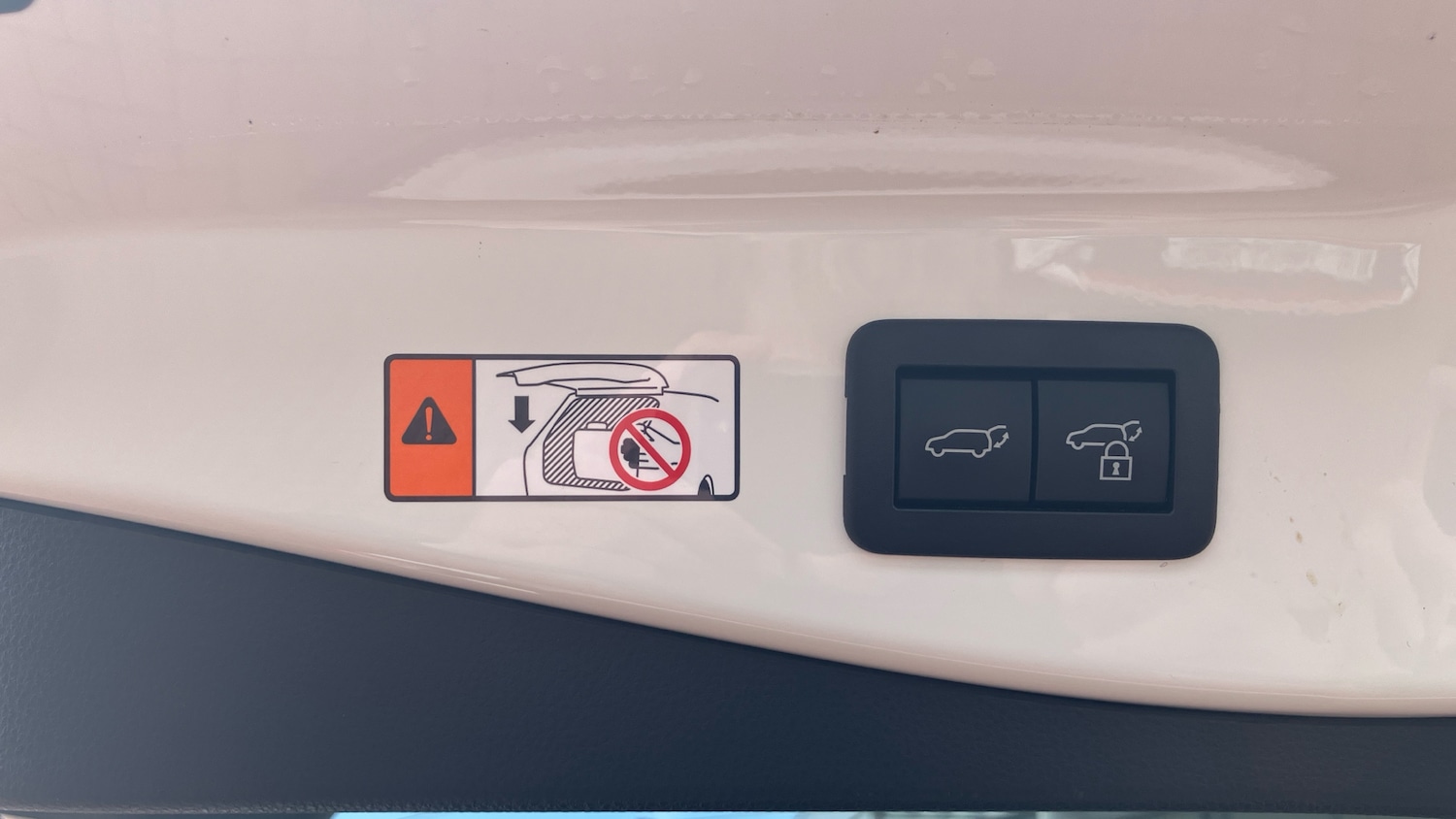 Used Toyota C-HR 2024 for sale - 78093350: Photo 30