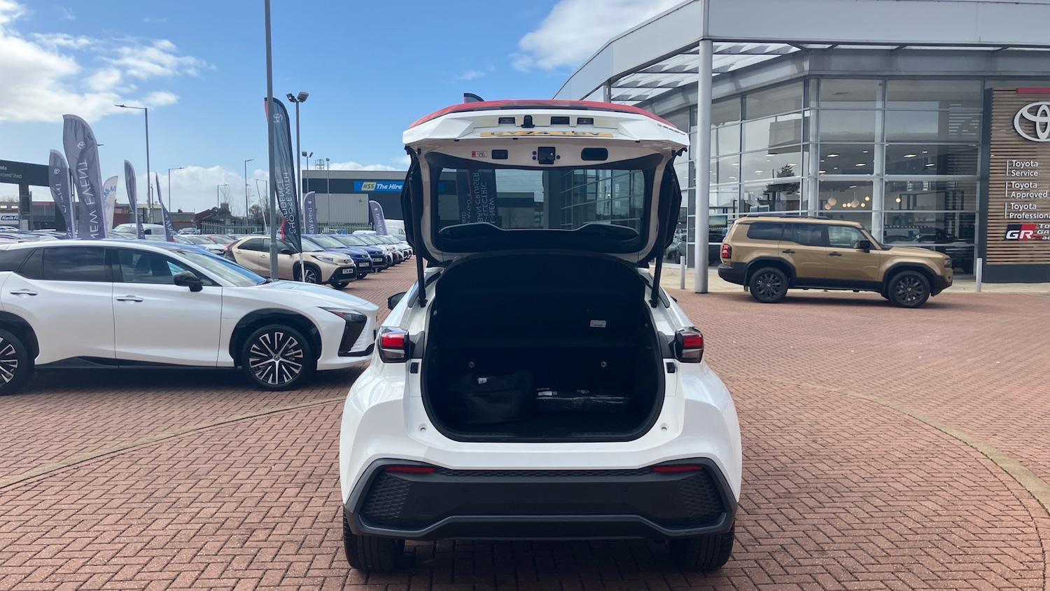 Used Toyota C-HR 2024 for sale - 78093350: Photo 31