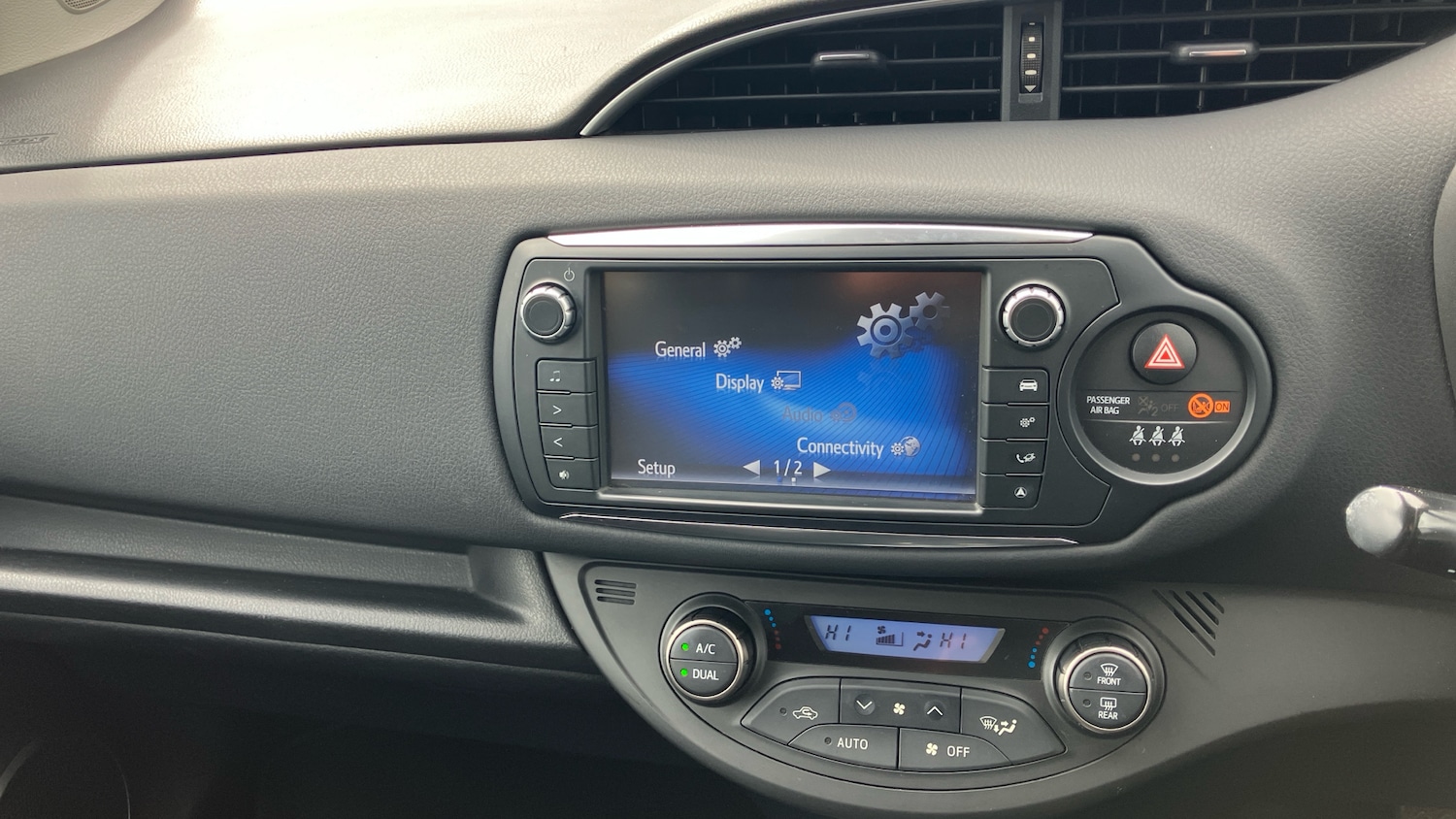 Used Toyota Yaris 2016 for sale - 78210092: Photo 25