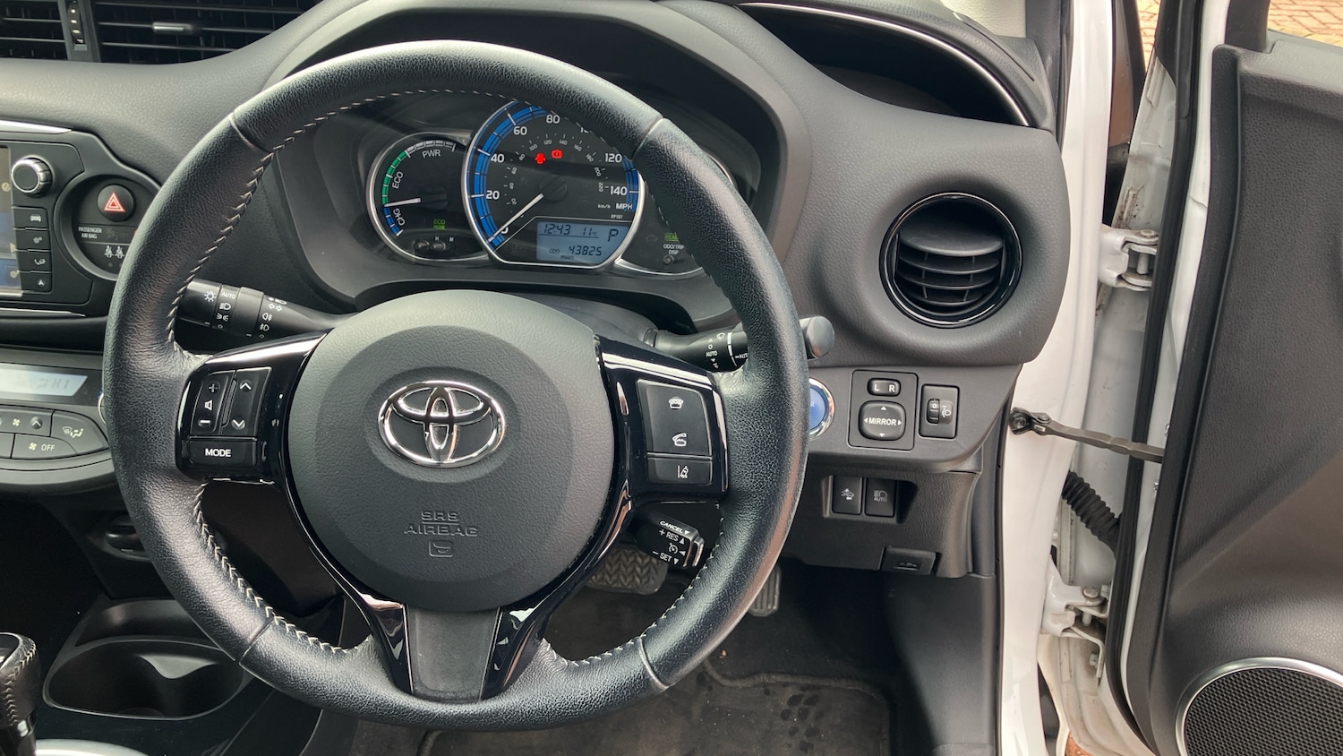 Used Toyota Yaris 2016 for sale - 78210092: Photo 8