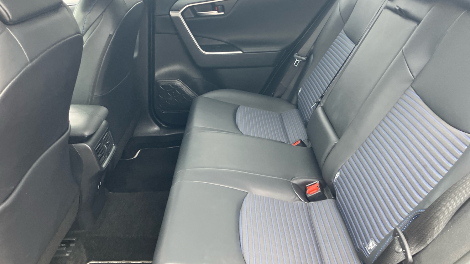 Used Toyota RAV4 2020 for sale - 76507224: Photo 13