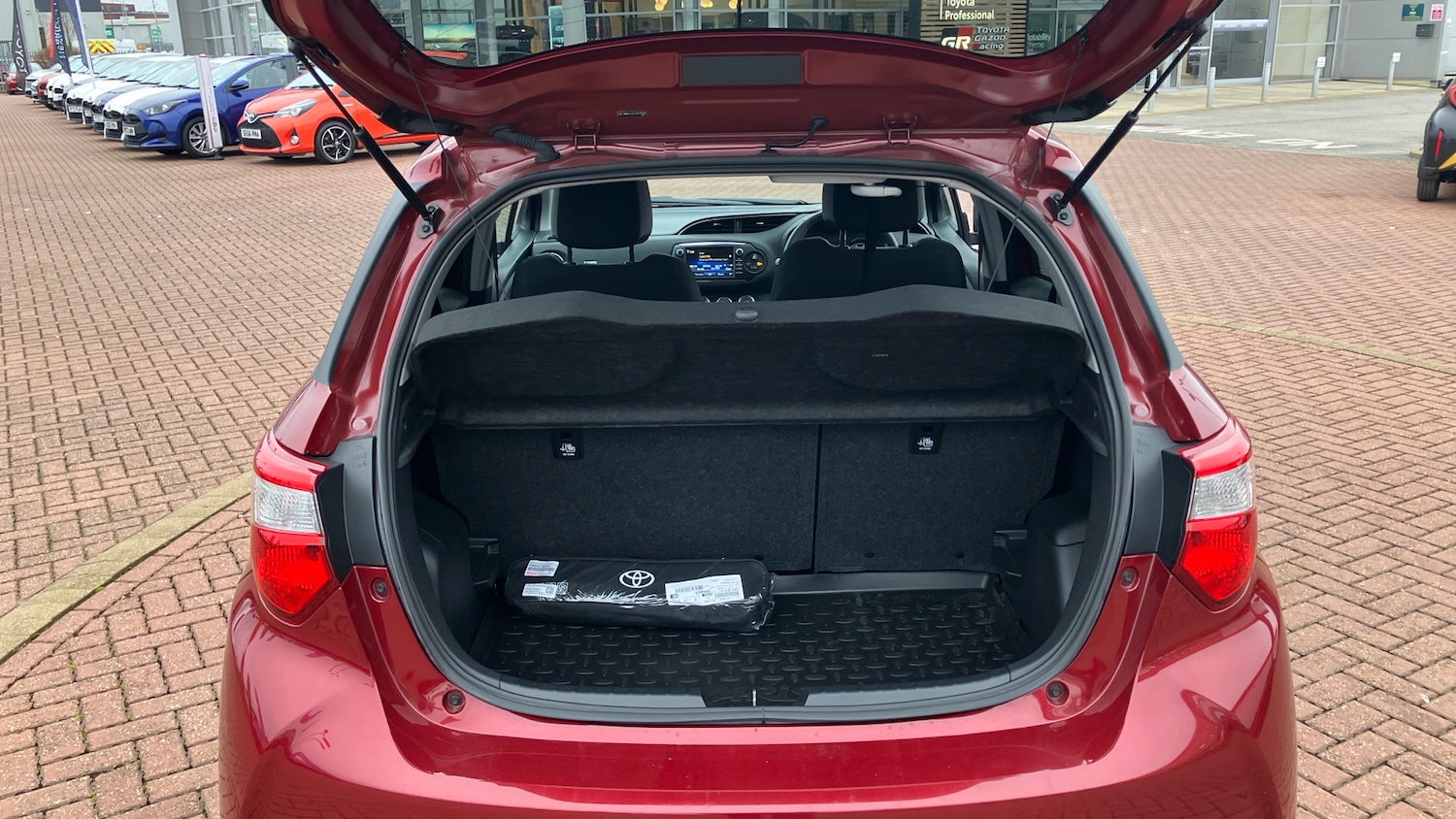 Used Toyota Yaris 2020 for sale - 77616638: Photo 12