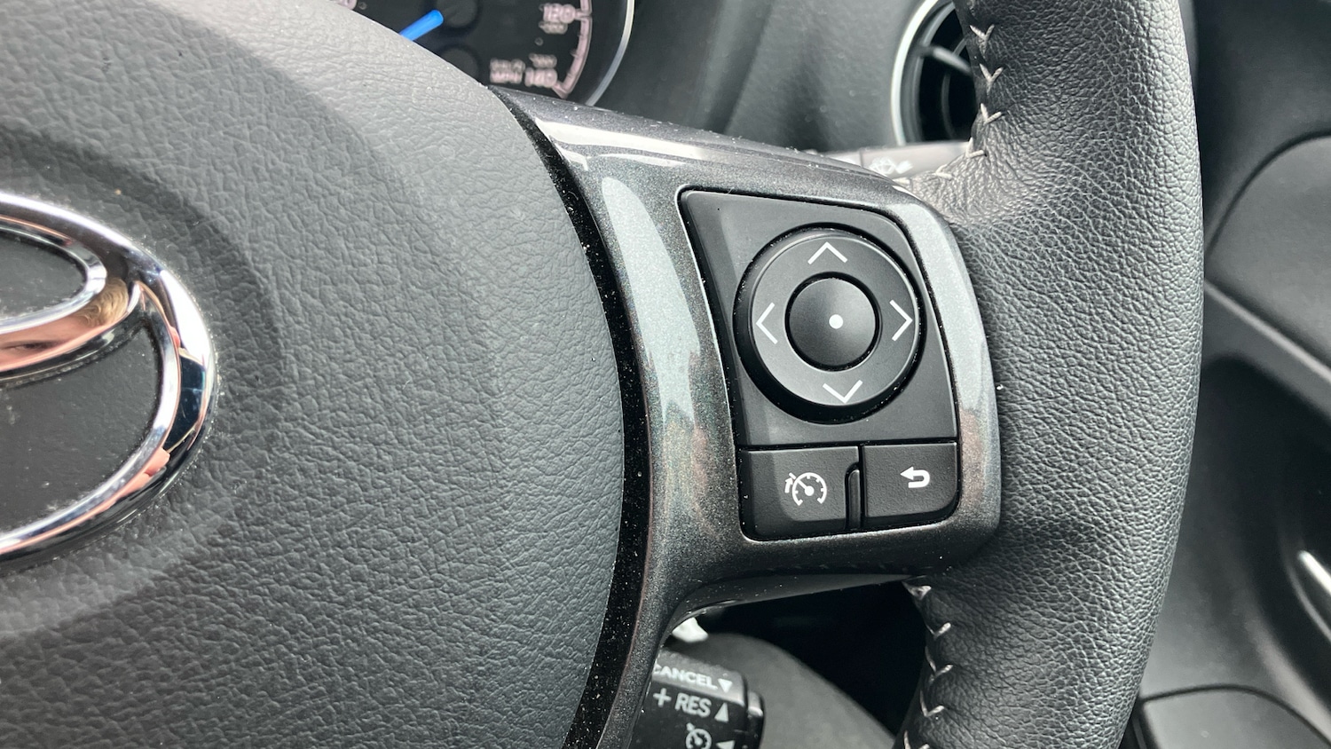 Used Toyota Yaris 2020 for sale - 77616638: Photo 31