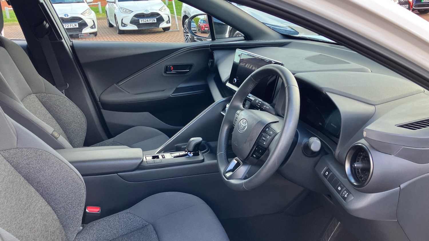 Used Toyota C-HR 2024 for sale - 78109209: Photo 11