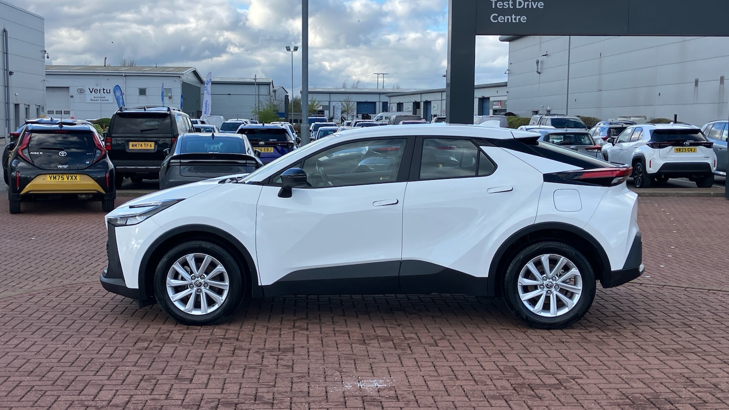 Used Toyota C-HR 2024 for sale - 78109209: Photo 17