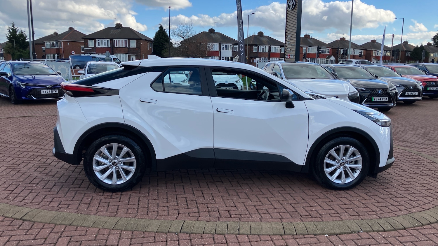 Used Toyota C-HR 2024 for sale - 78109209: Photo 28