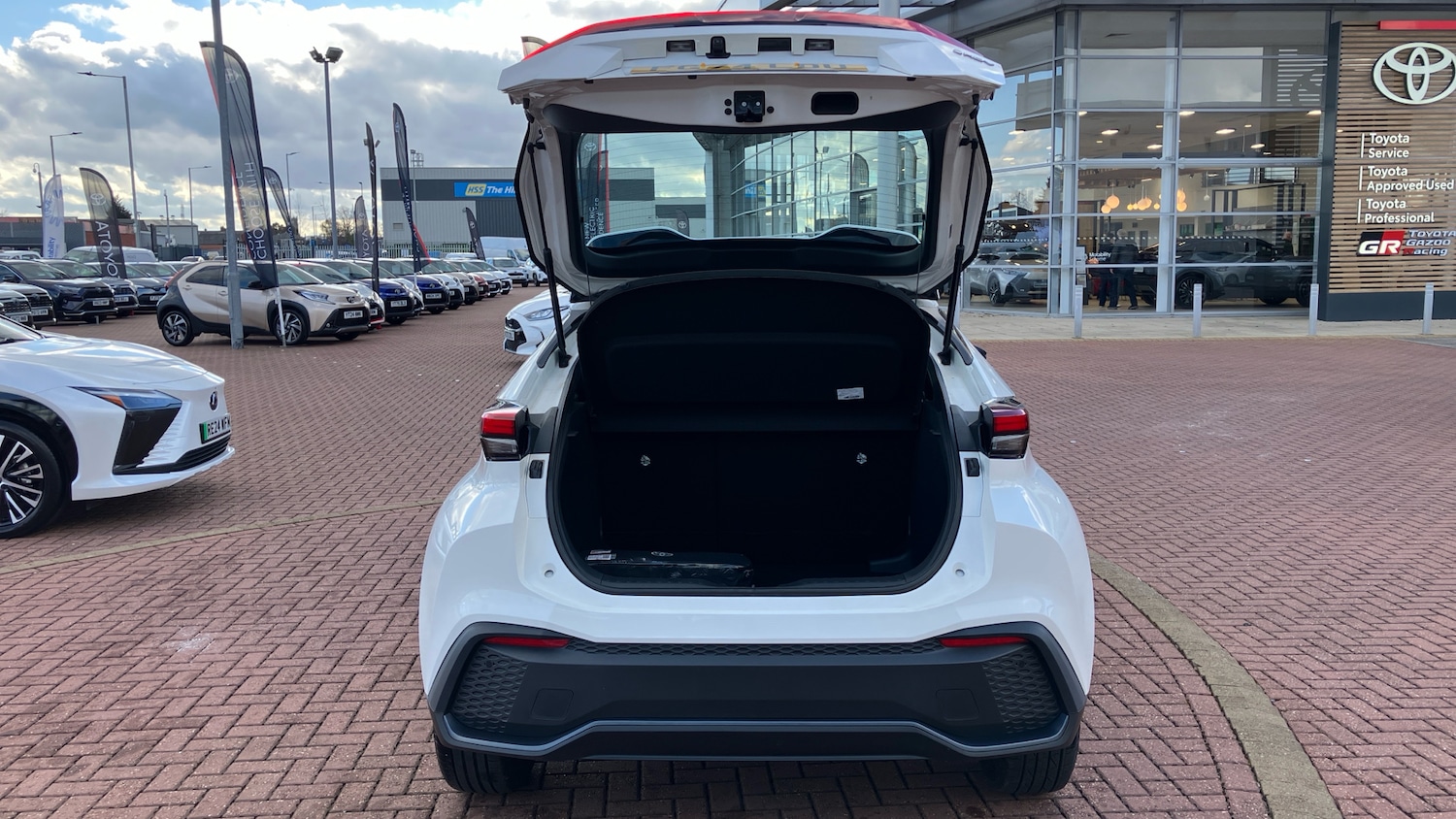 Used Toyota C-HR 2024 for sale - 78109209: Photo 29