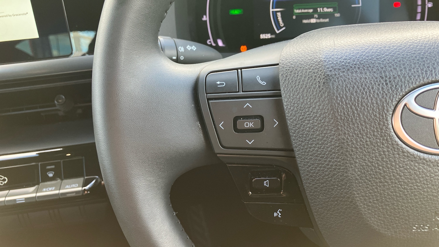 Used Toyota C-HR 2024 for sale - 78109209: Photo 48