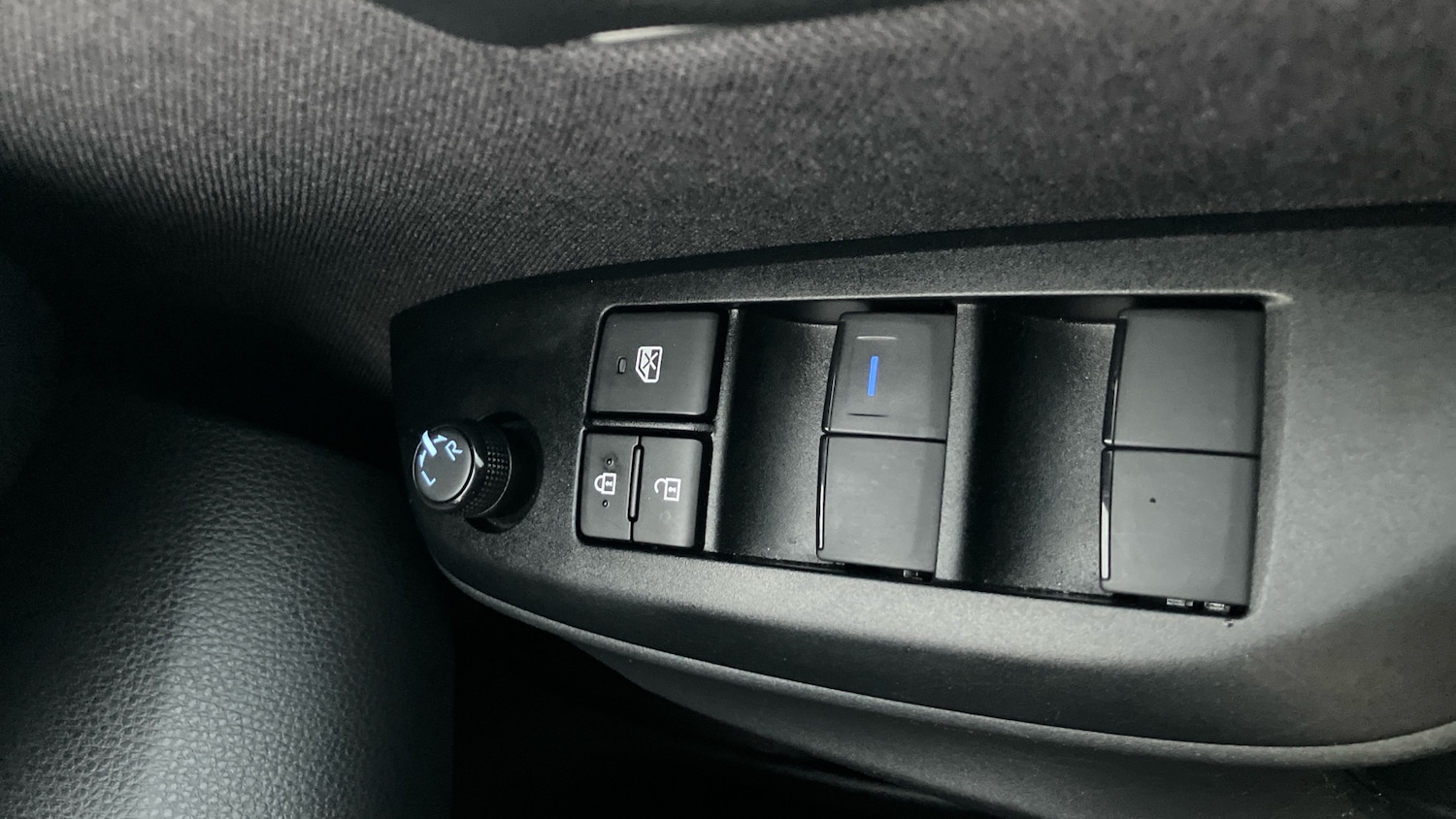 Used Toyota Yaris 2023 for sale - 77086488: Photo 38