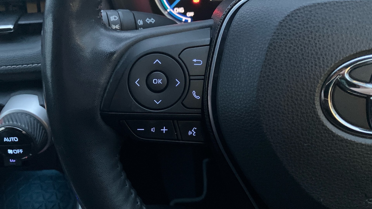 Used Toyota RAV4 2020 for sale - 77180633: Photo 37