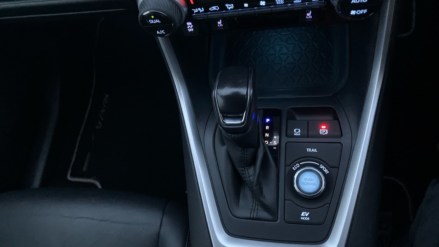 Used Toyota RAV4 2020 for sale - 77180633: Photo 40