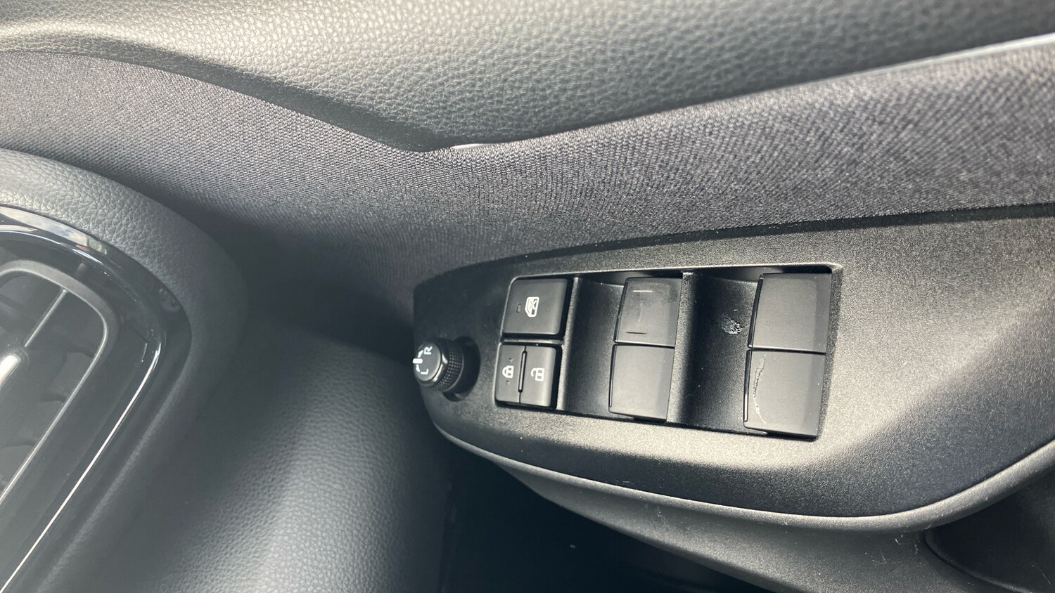 Used Toyota Yaris 2023 for sale - 78031394: Photo 42