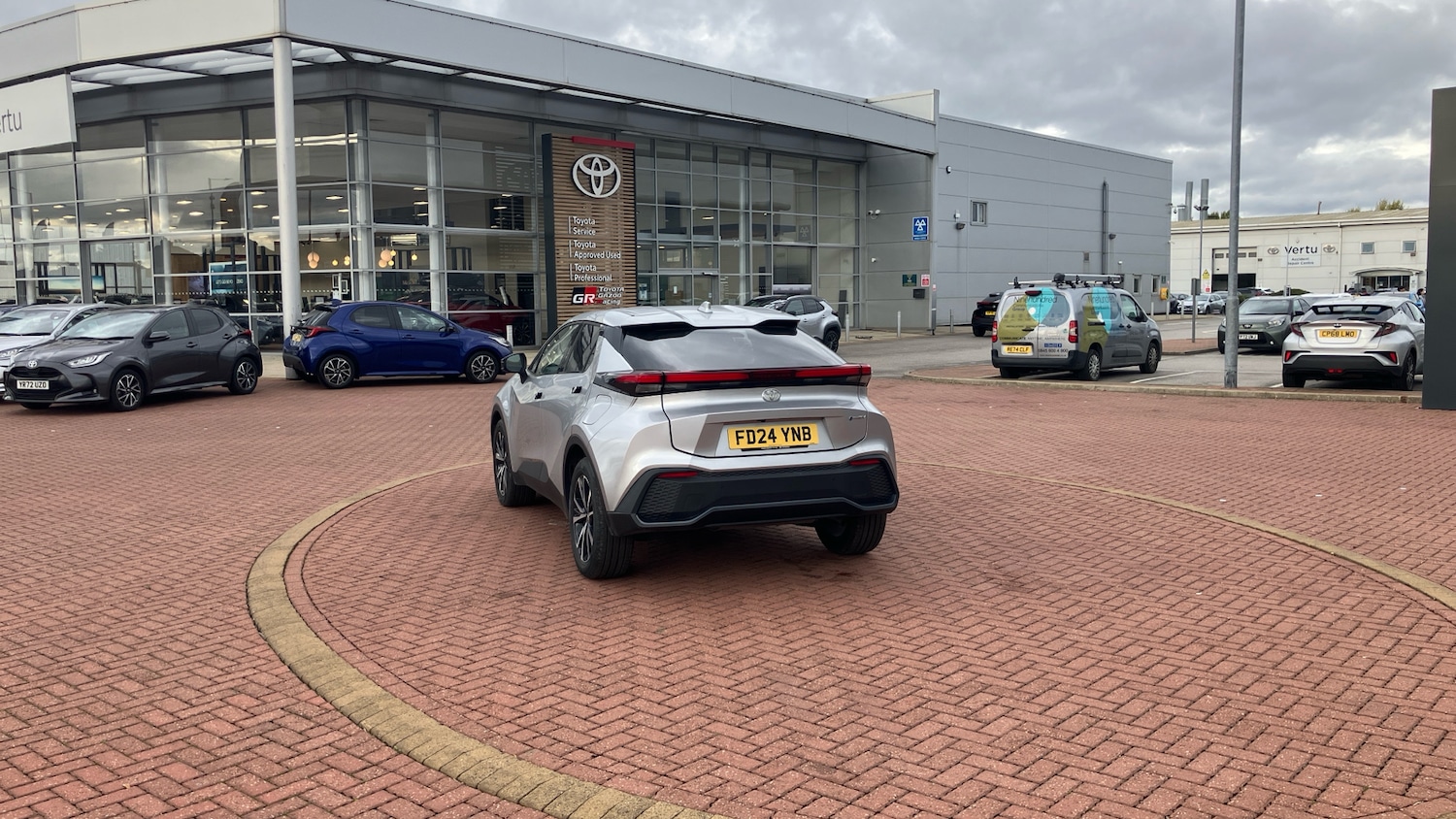 Used Toyota C-HR 2024 for sale - 76542738: Photo 32