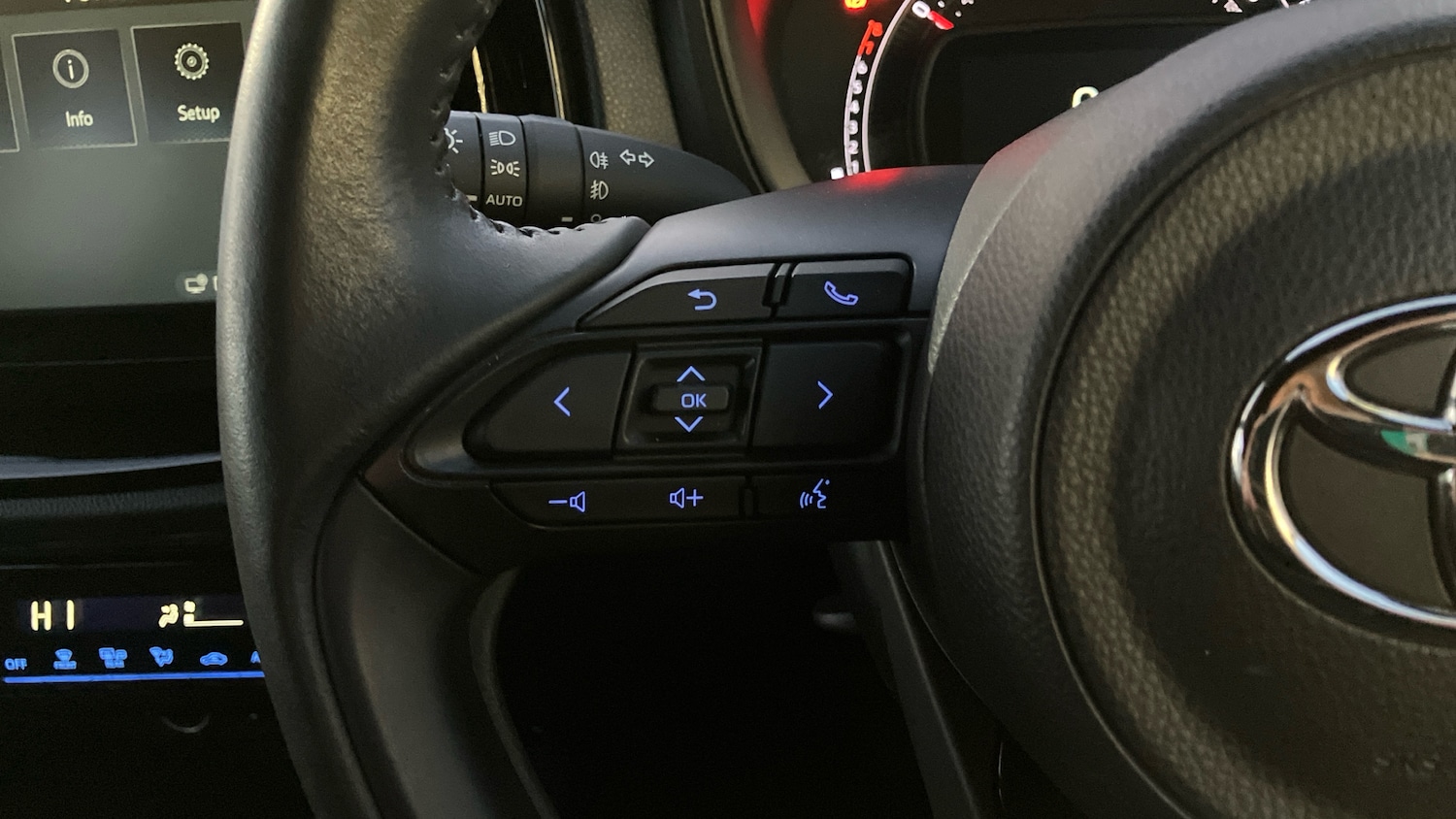 Used Toyota Aygo X 2023 for sale - 76707638: Photo 40