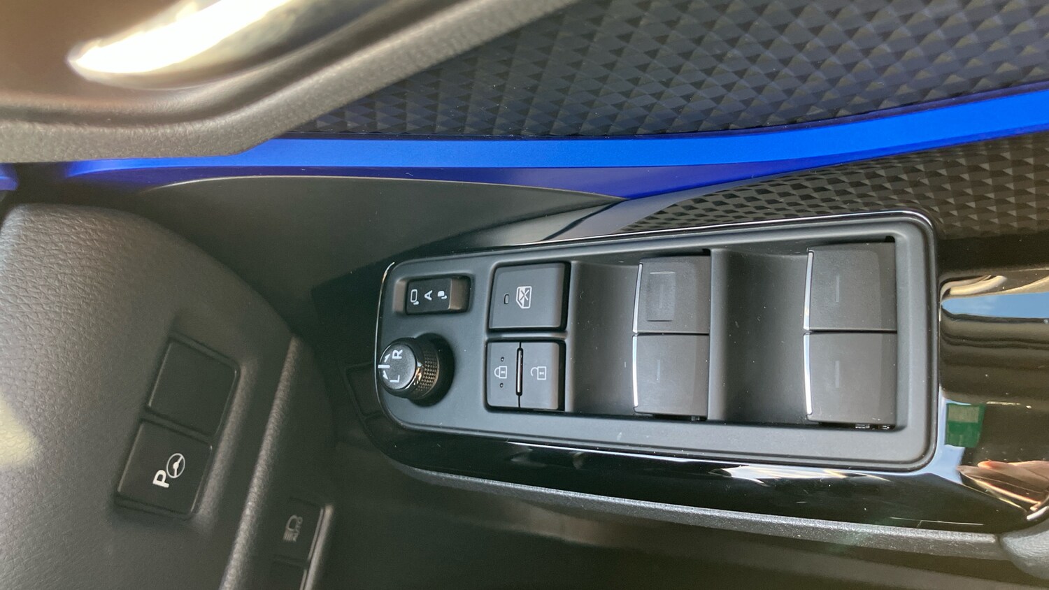 Used Toyota C-HR 2020 for sale - 77690613: Photo 35