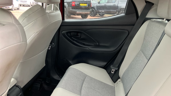 Used Toyota Yaris 2022 for sale - 76299306: Photo 12