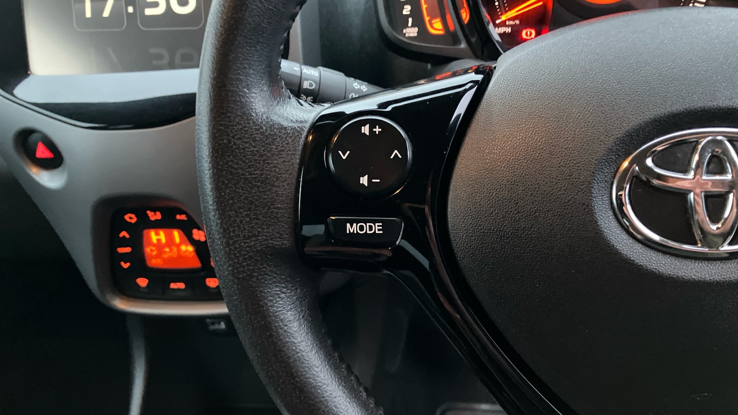 Used Toyota AYGO 2018 for sale - 77363912: Photo 36