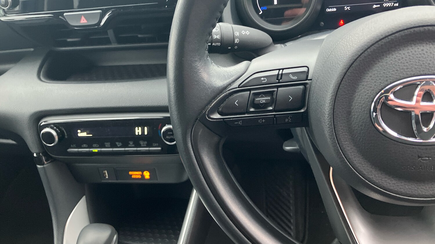 Used Toyota Yaris 2023 for sale - 77377964: Photo 37