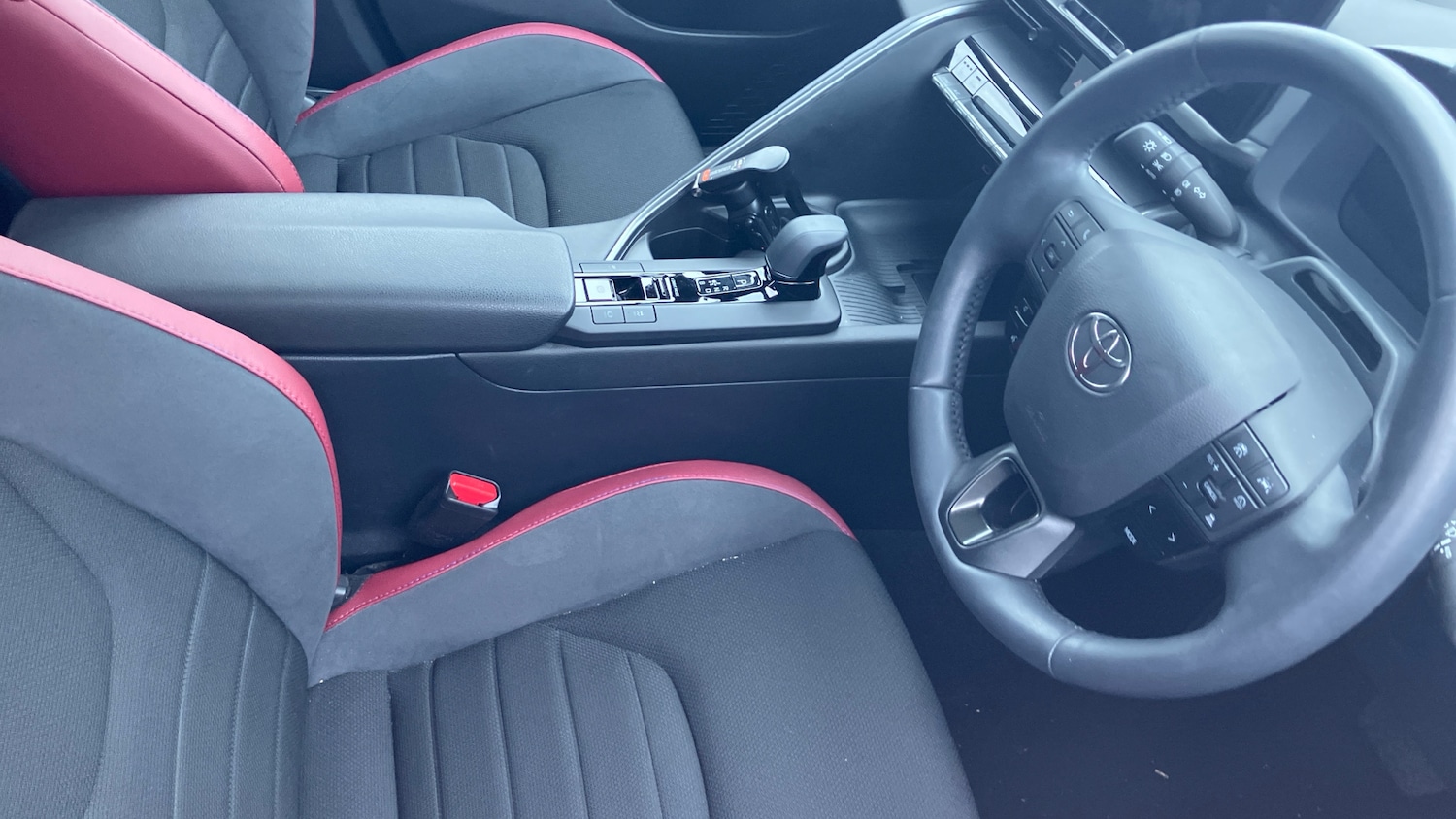 Used Toyota C-HR 2025 for sale - 76332715: Photo 11