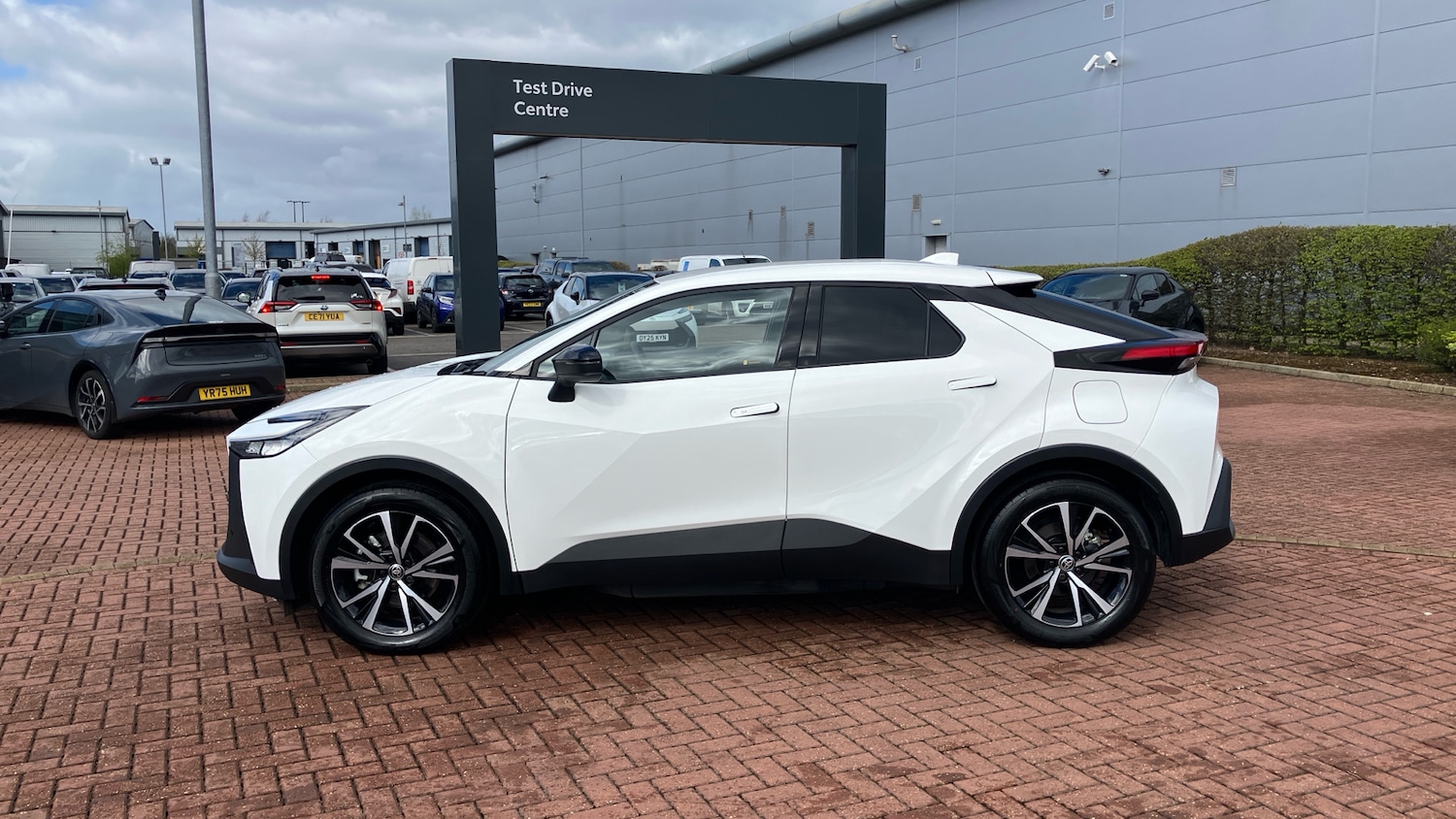 Used Toyota C-HR 2024 for sale - 78108147: Photo 17