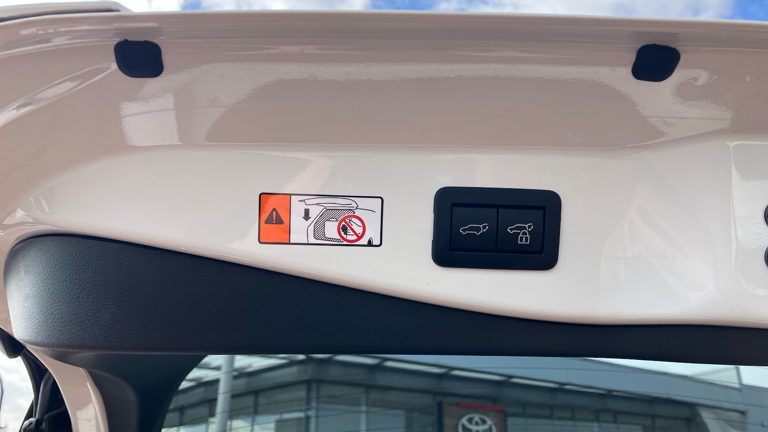 Used Toyota C-HR 2024 for sale - 78108147: Photo 35