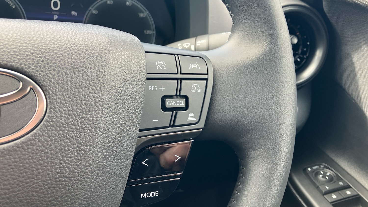 Used Toyota C-HR 2024 for sale - 78108147: Photo 47