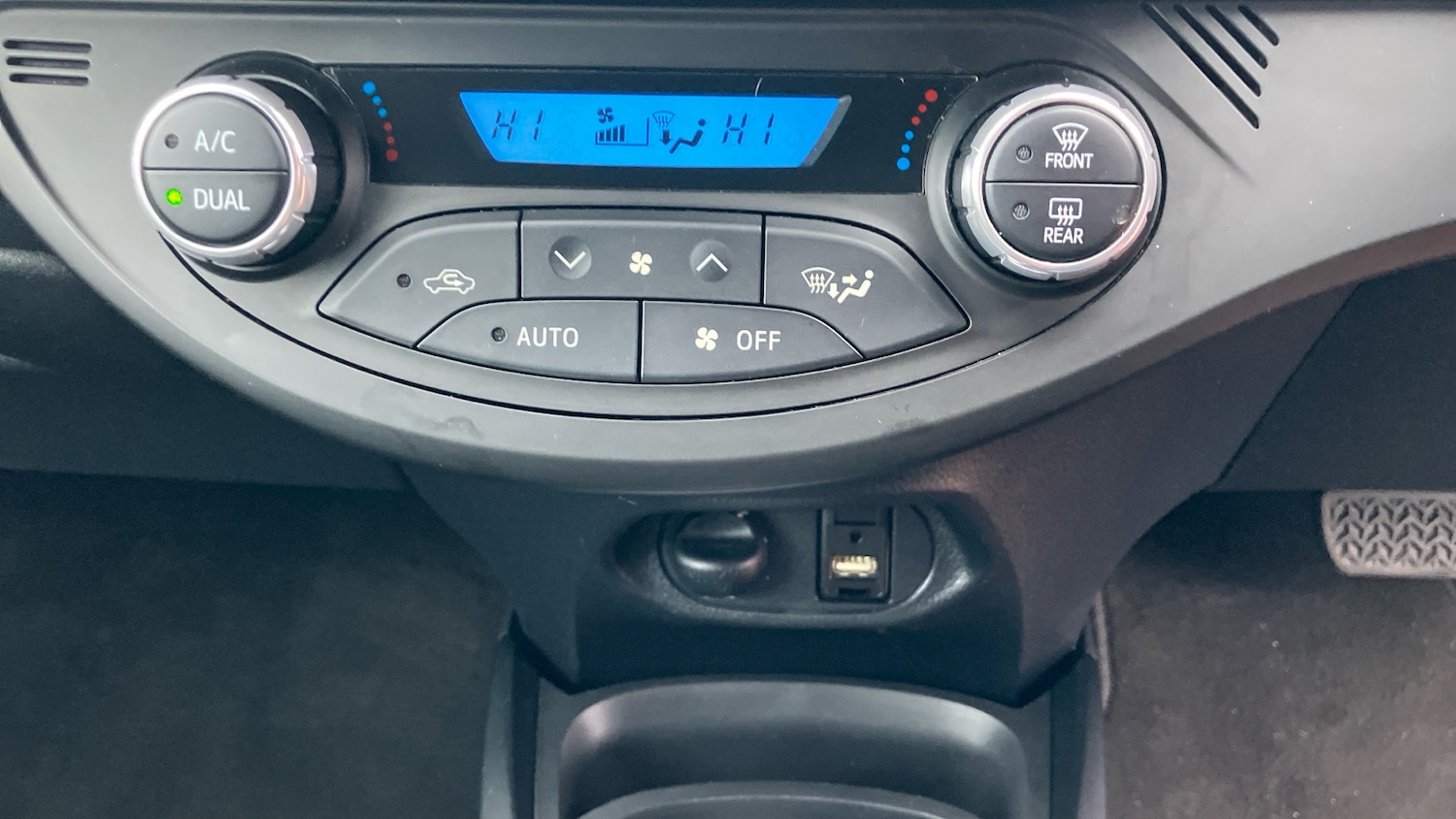 Used Toyota Yaris 2020 for sale - 77432476: Photo 36