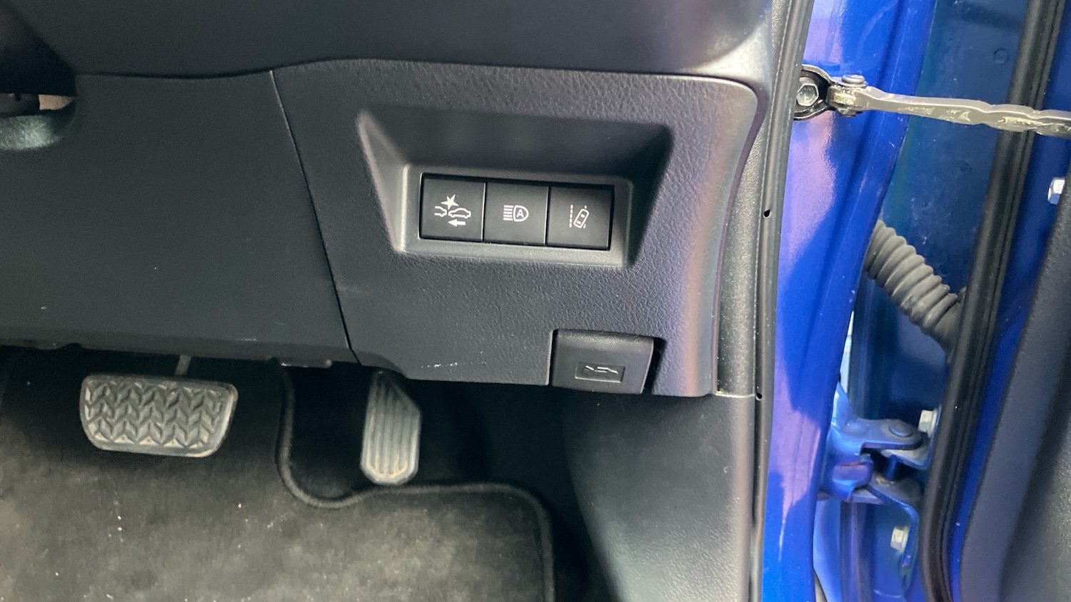 Used Toyota Yaris 2020 for sale - 77432476: Photo 40