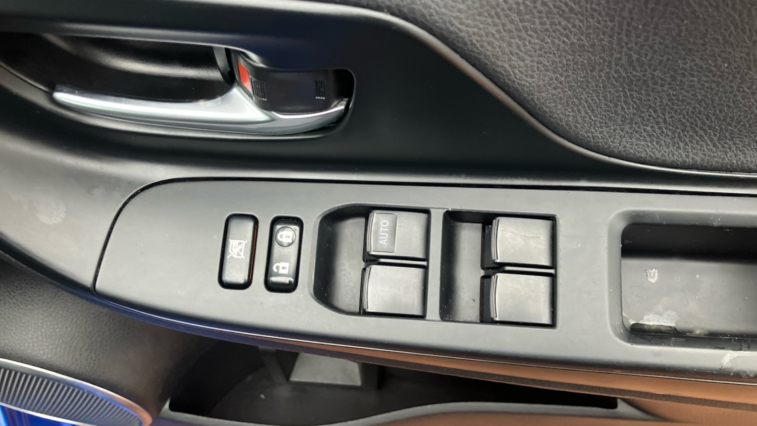 Used Toyota Yaris 2020 for sale - 77432476: Photo 41