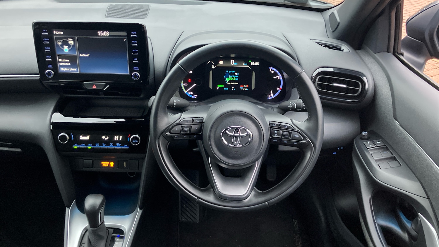 Used Toyota Yaris Cross 2022 for sale - 77521917: Photo 6