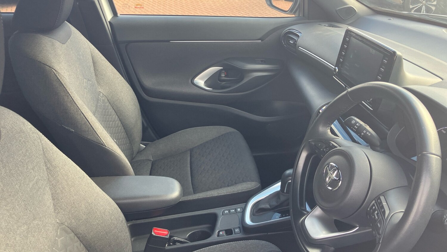 Used Toyota Yaris Cross 2023 for sale - 76078007: Photo 11