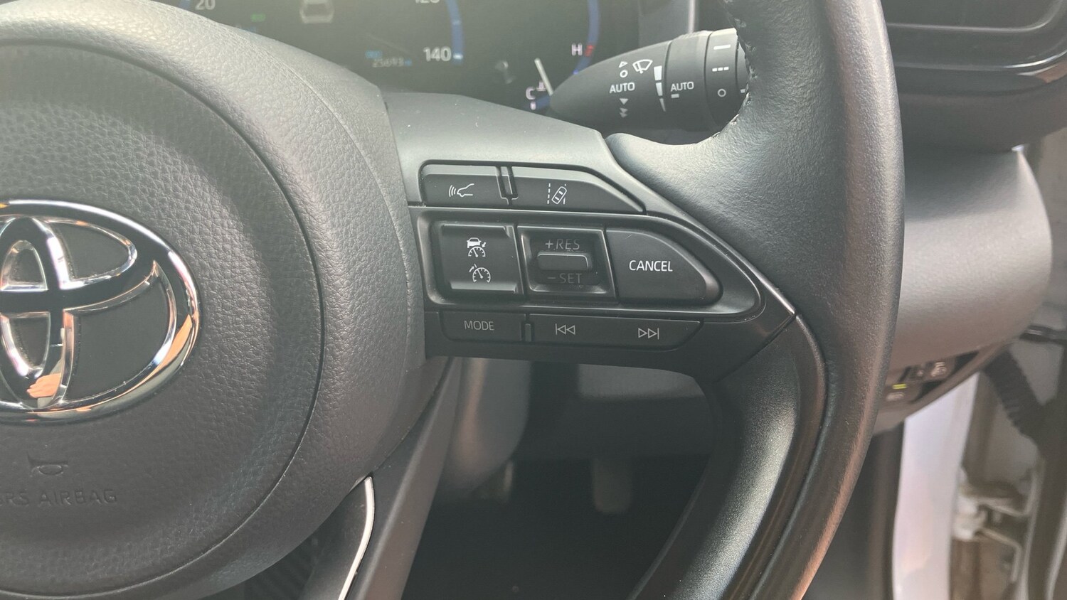 Used Toyota Yaris Cross 2023 for sale - 76078007: Photo 39