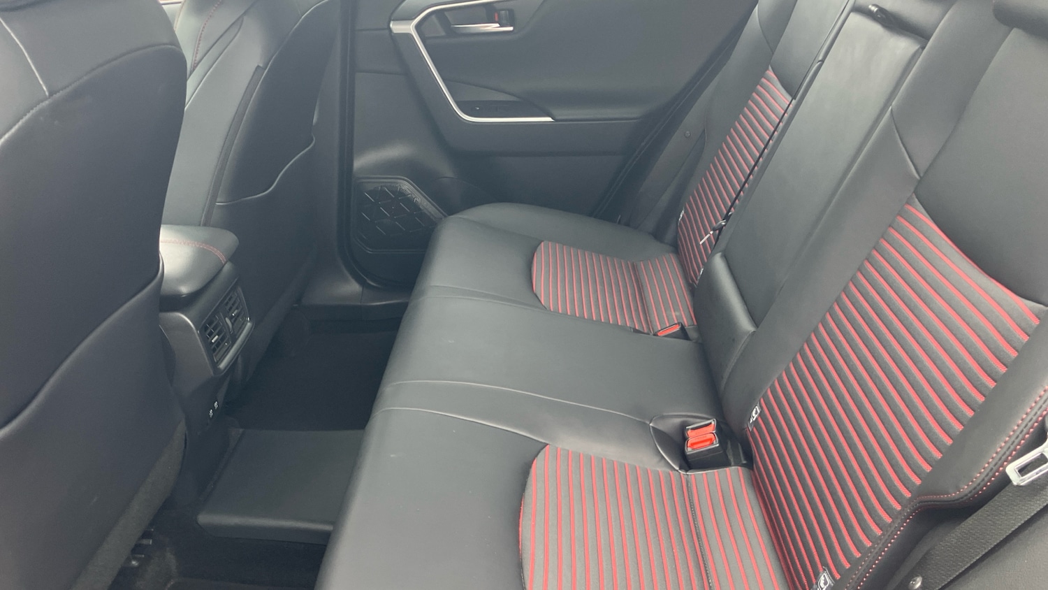 Used Toyota RAV4 2021 for sale - 76393952: Photo 13