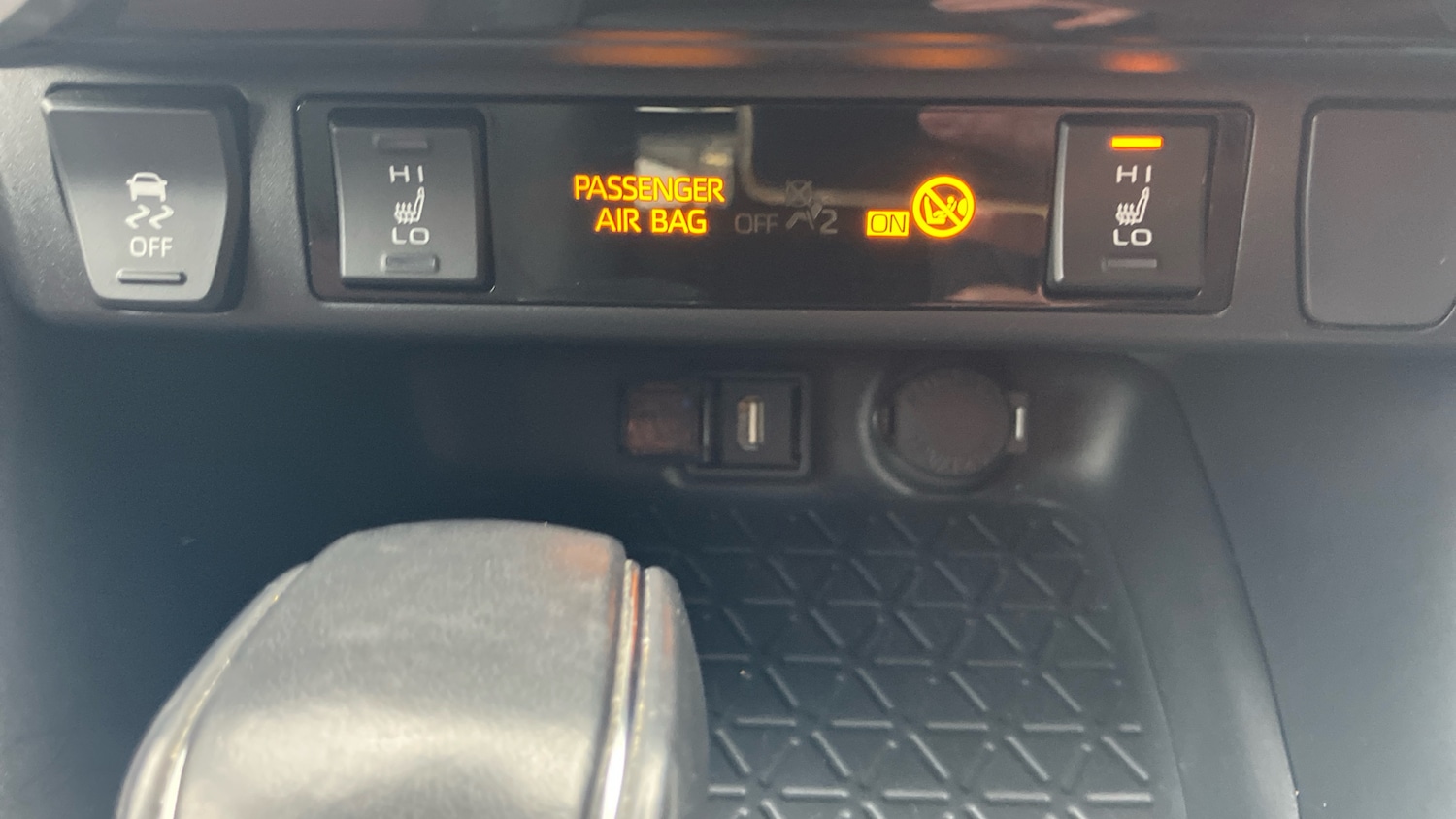 Used Toyota RAV4 2021 for sale - 76393952: Photo 36