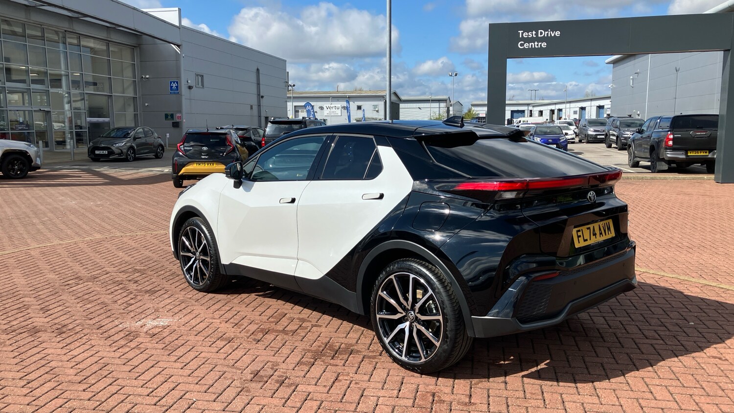 Used Toyota C-HR 2024 for sale - 78152859: Photo 31