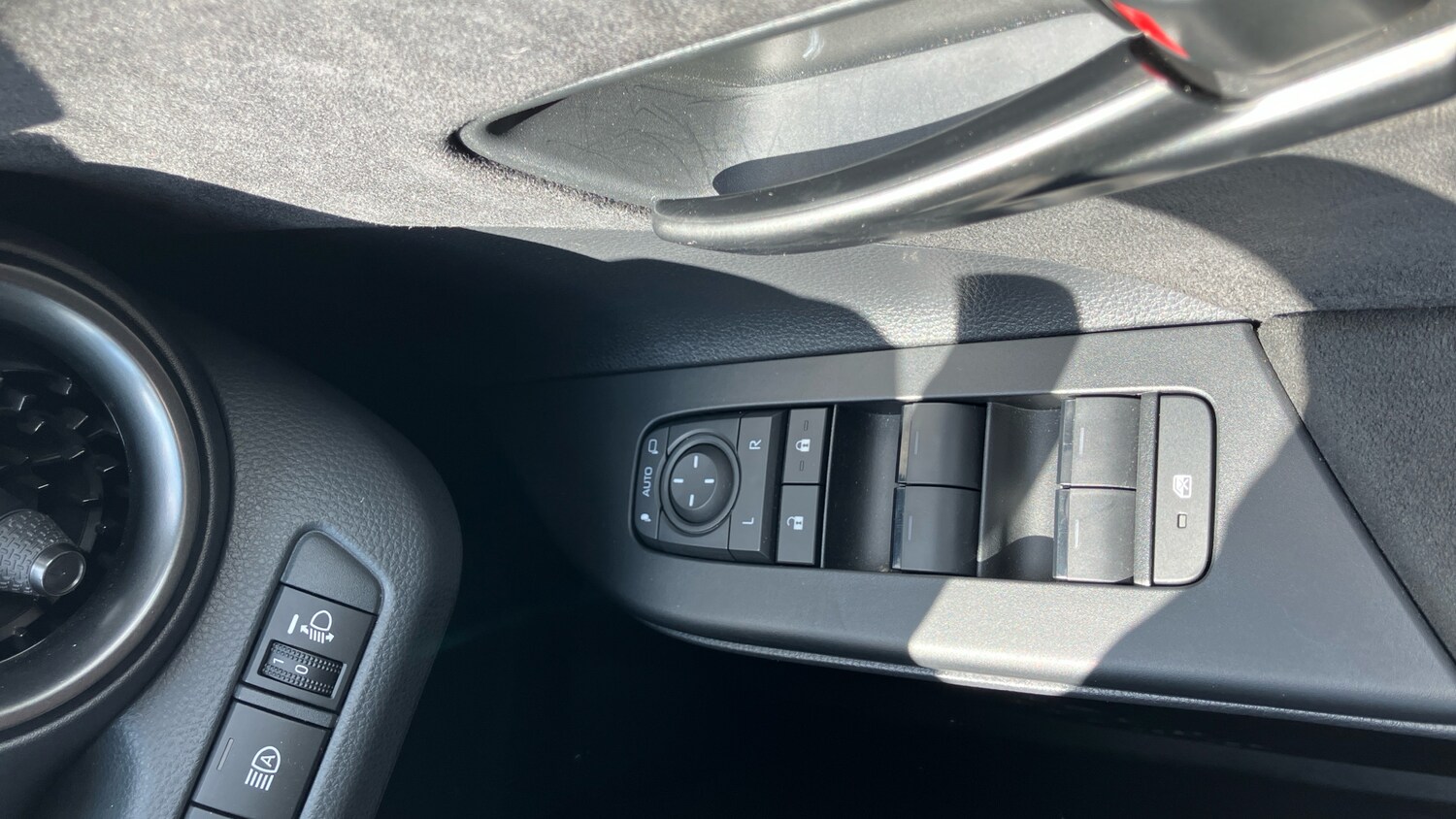 Used Toyota C-HR 2024 for sale - 78152859: Photo 46