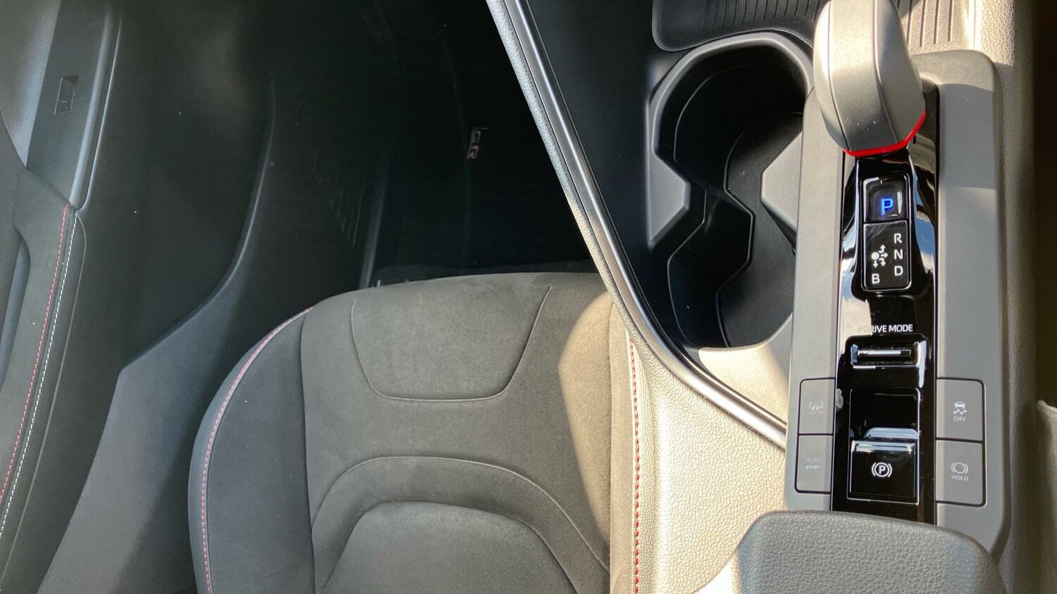 Used Toyota C-HR 2024 for sale - 78152859: Photo 47