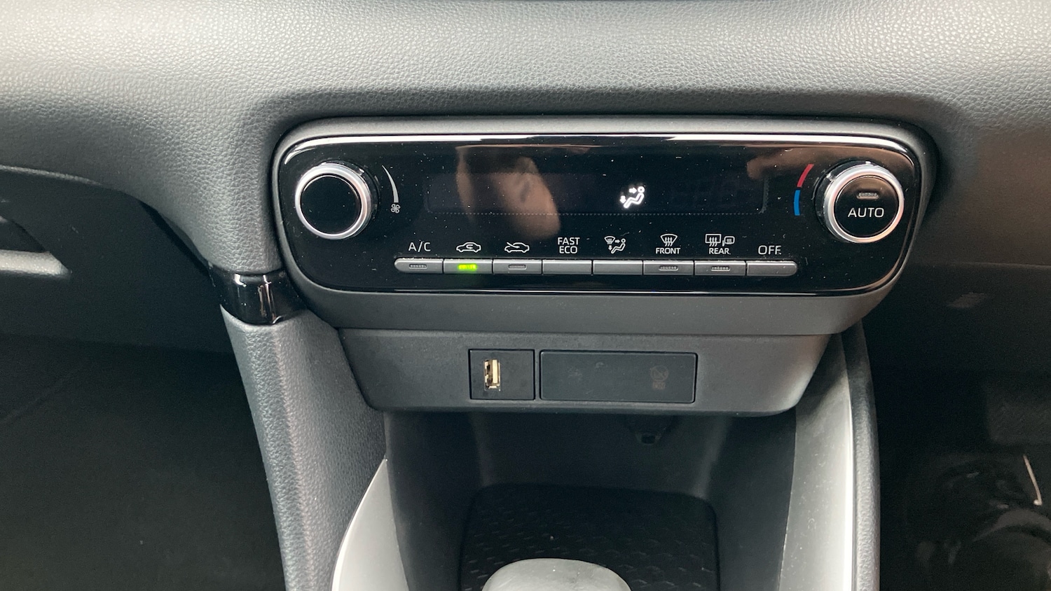 Used Toyota Yaris 2023 for sale - 76507277: Photo 40