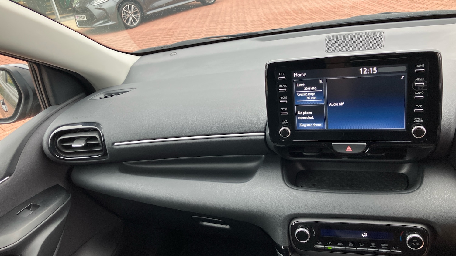 Used Toyota Yaris 2023 for sale - 76507277: Photo 41