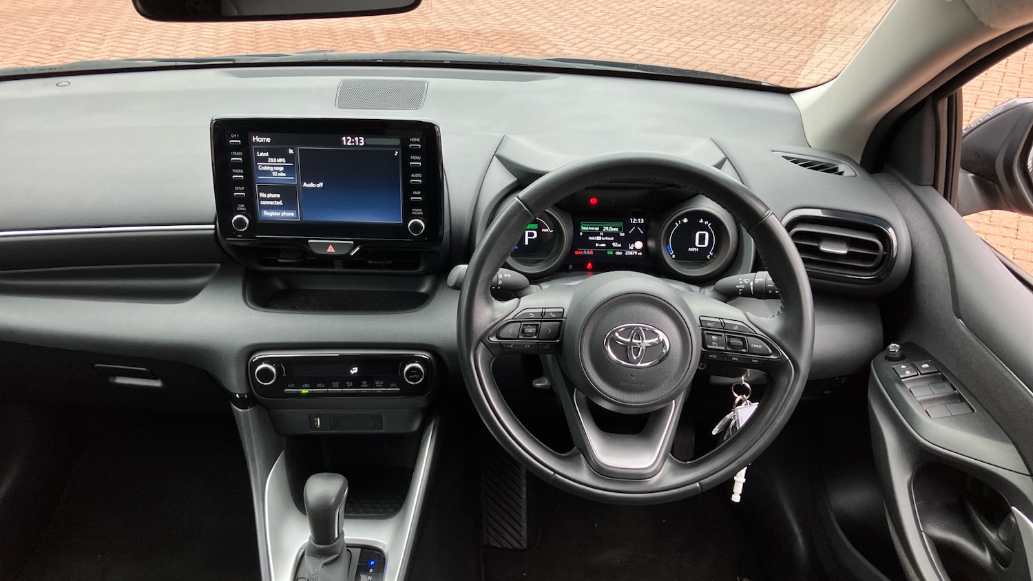 Used Toyota Yaris 2023 for sale - 76507277: Photo 6