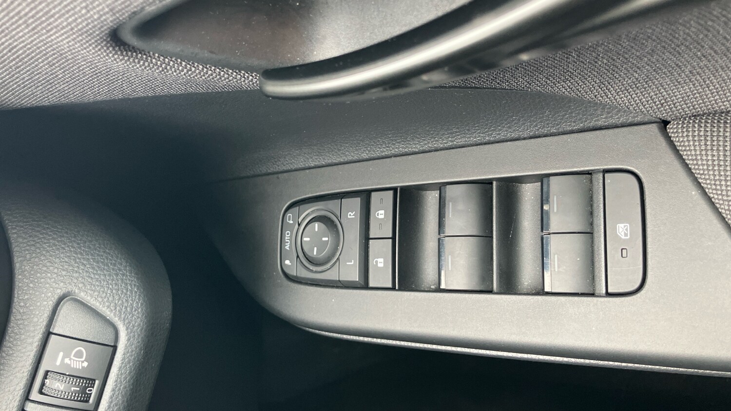 Used Toyota C-HR 2024 for sale - 77871872: Photo 37