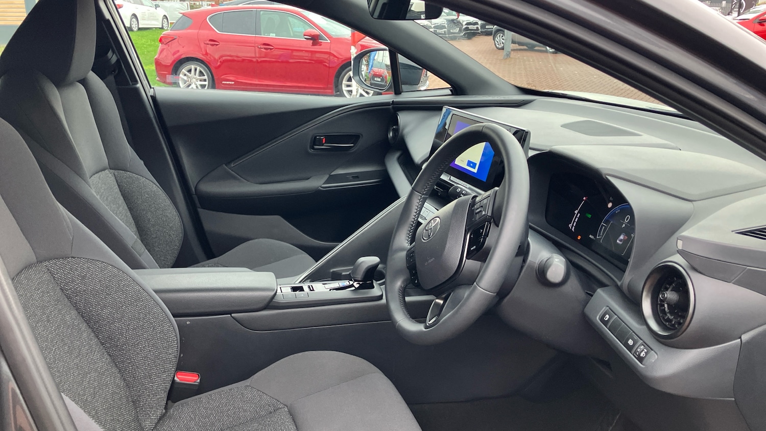 Used Toyota C-HR 2024 for sale - 77151068: Photo 11