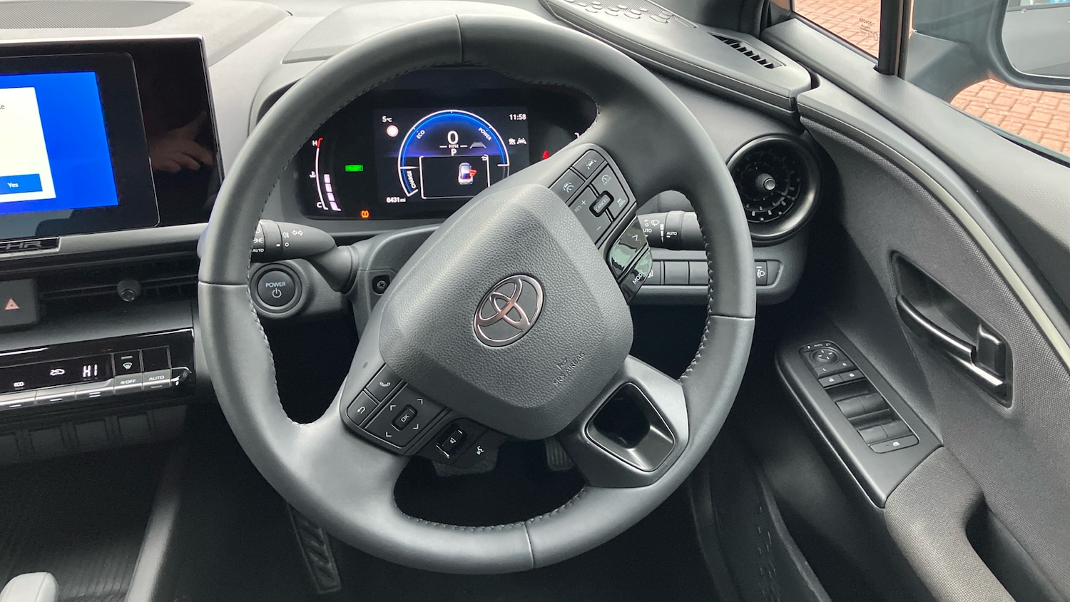 Used Toyota C-HR 2024 for sale - 77151068: Photo 8