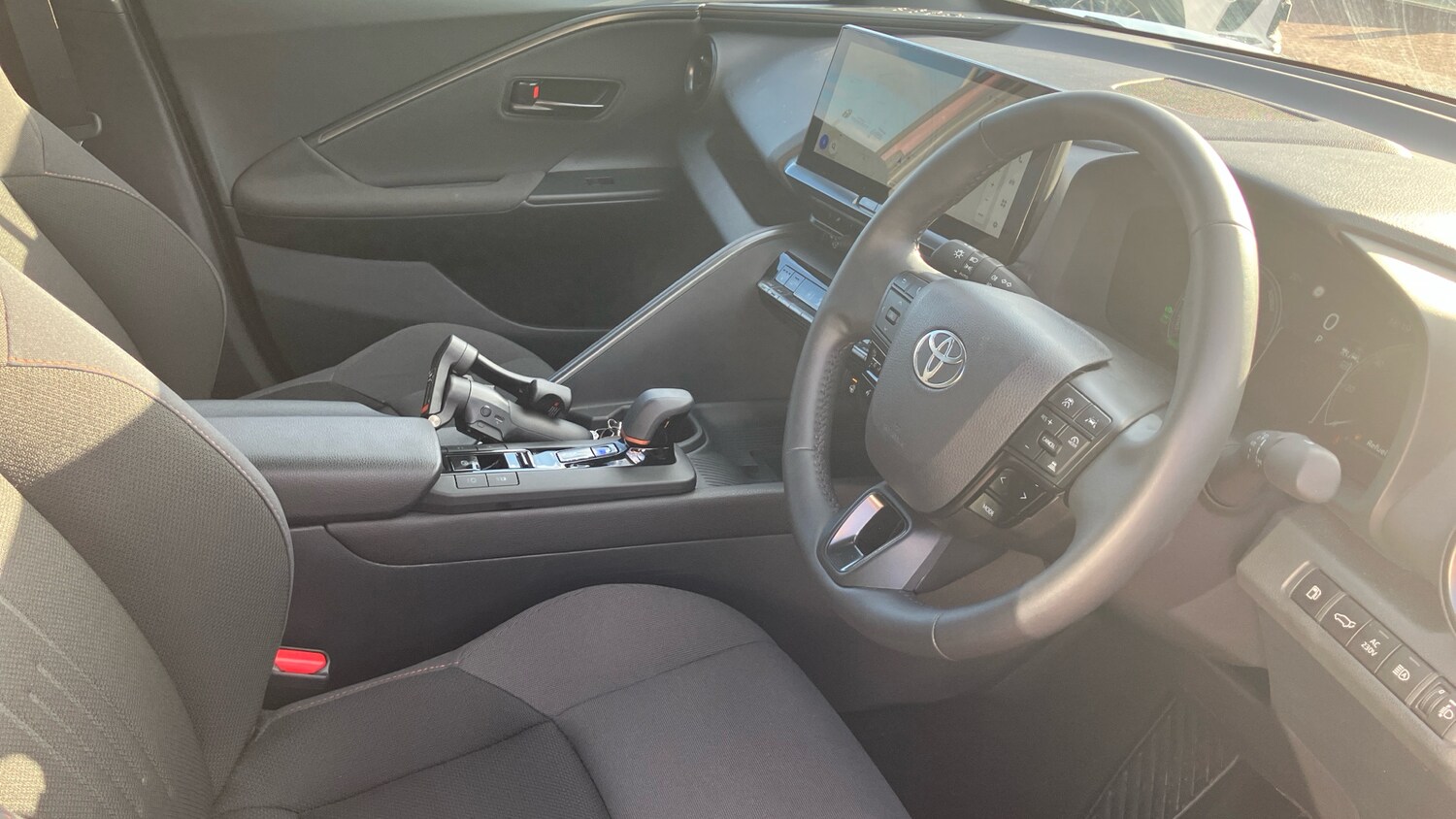 Used Toyota C-HR 2024 for sale - 76230812: Photo 11