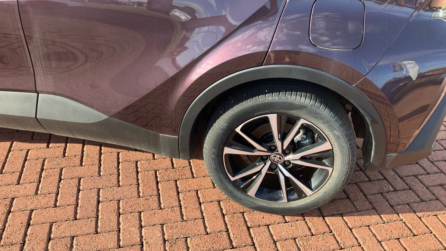 Used Toyota C-HR 2024 for sale - 76230812: Photo 30