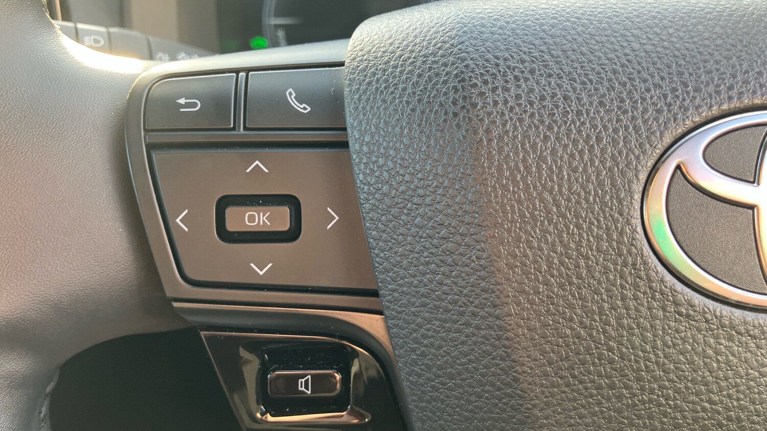 Used Toyota C-HR 2024 for sale - 76230812: Photo 33